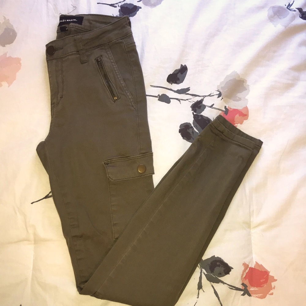 Green Cargo pants 👖